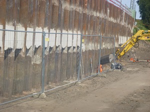 Foto: Der Bau des Bahnhaltes Rosenplatz schreitet werkt�glich voran.