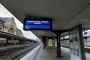 Im Mrz war der Bielefelder Bahnhof schon einmal verwaist, nun steht wieder eine Vollsperrung an. Foto: Bernhard Pierel 