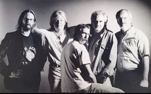 Die Bluesbcke im Jahre 1998. Das Foto entstand fr das Debtalbum Hmma. Von der damaligen Besetzung ist nur Bassist Dietmar Moritz brig (rechts). Zwei seiner damaligen Bandkollegen sind verstorben, zwei in Musikerrente. FOTO: BLUESBCKE