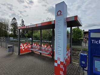 Foto: Neue Fahrgastunterstnde werden an den VLO-Stationen installiert wie hier in Oesede
